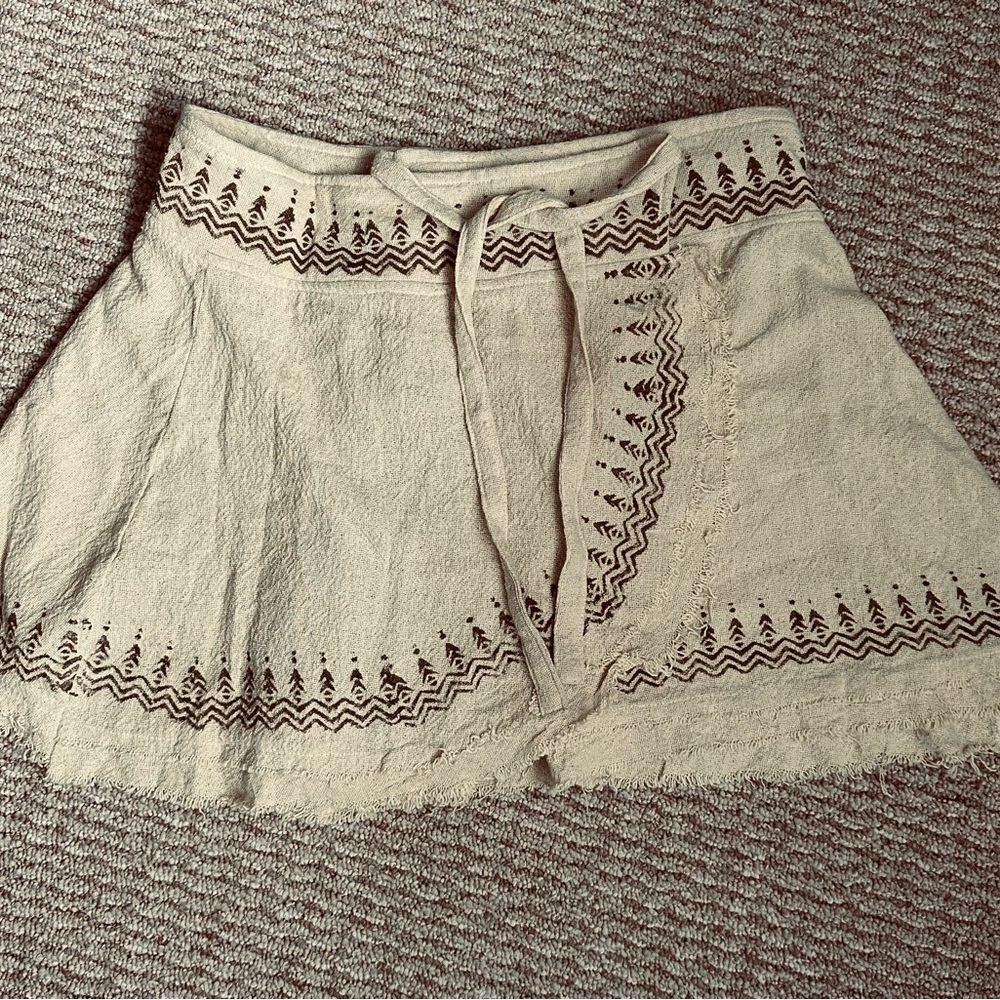 Anna Suno cream wrap skirt short